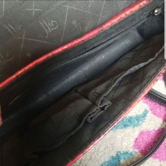JL Womens Red & Black Snakeskin Embosse‎ Medium Crossbody Bag - New - Picture 11 of 12
